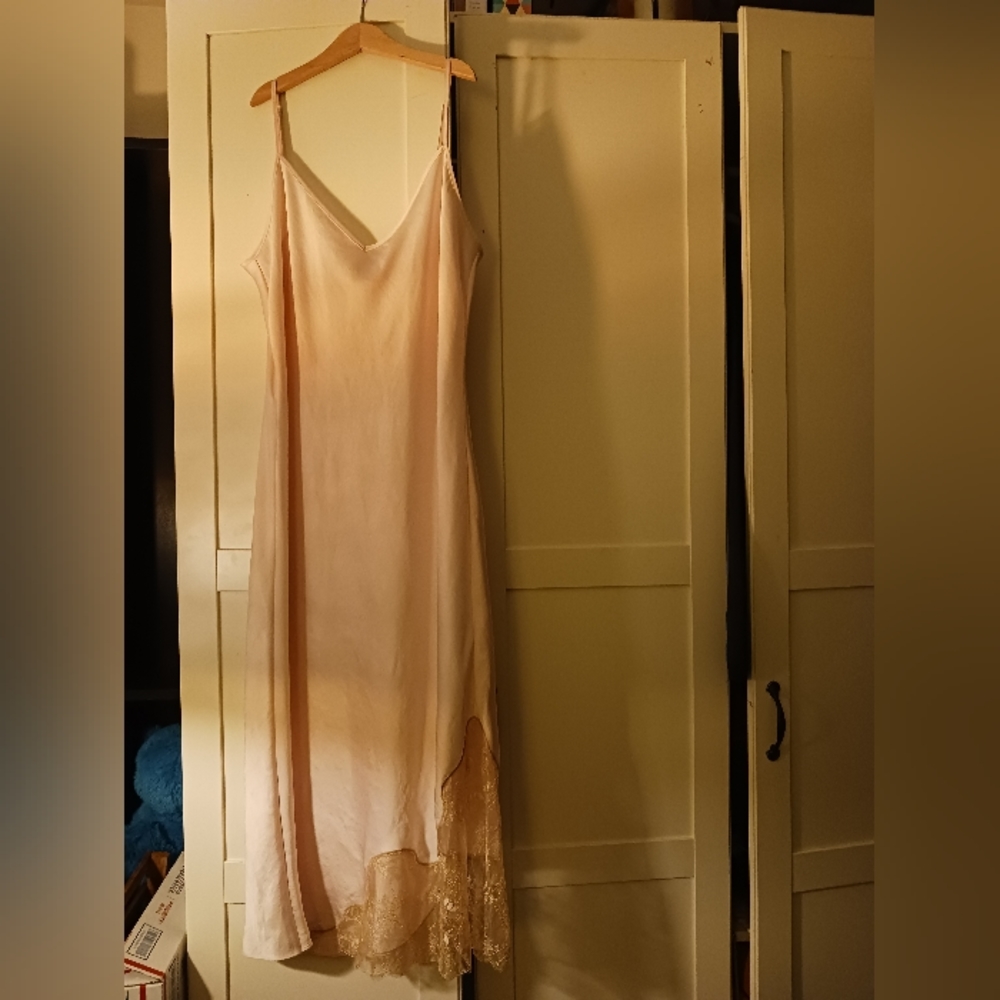 Aritzia wilfred sonnet dress